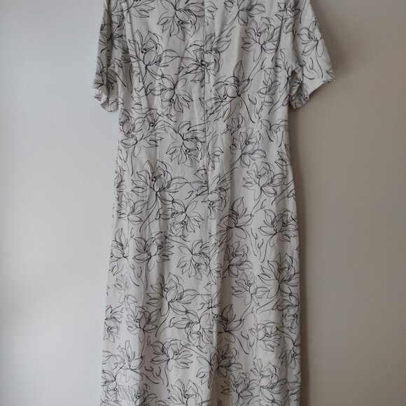 Amish Mennonite Cape Dress 39"B 34"W White Black Floral Linen-Like - Picture 9 of 11